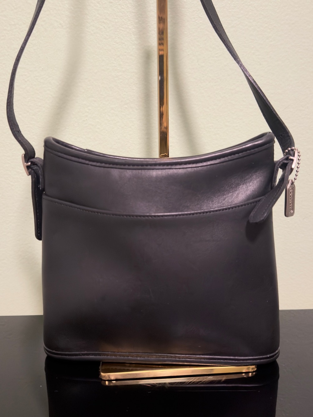 1999 Vintage Coach Mambo 9062 Black leather crossbody/ shoulder bag EUC